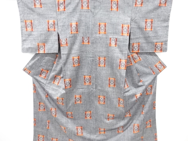 未使用品　井桁に梅模様織り出し手織り紬着物